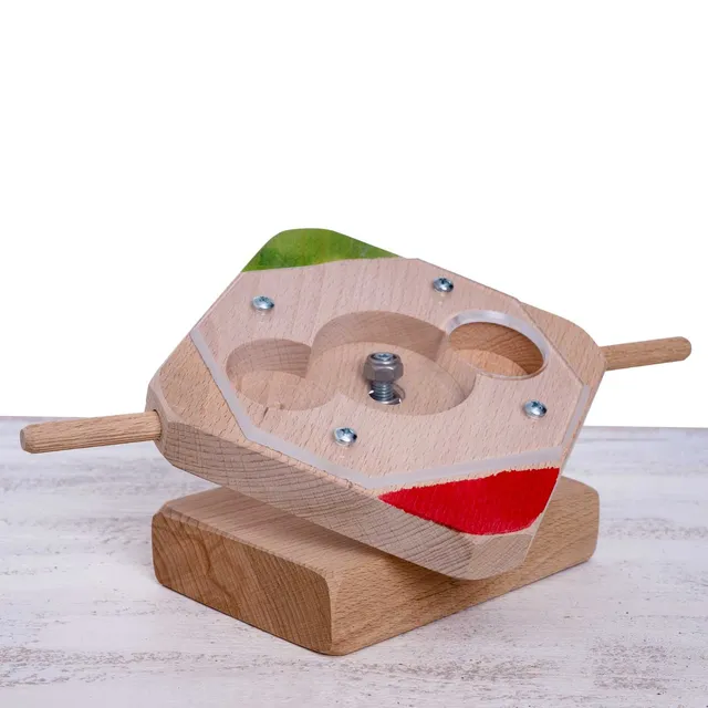 rico-s-futterkiste-wipp-brett-intelligenzspielzeug-papagei-20-cm image 1