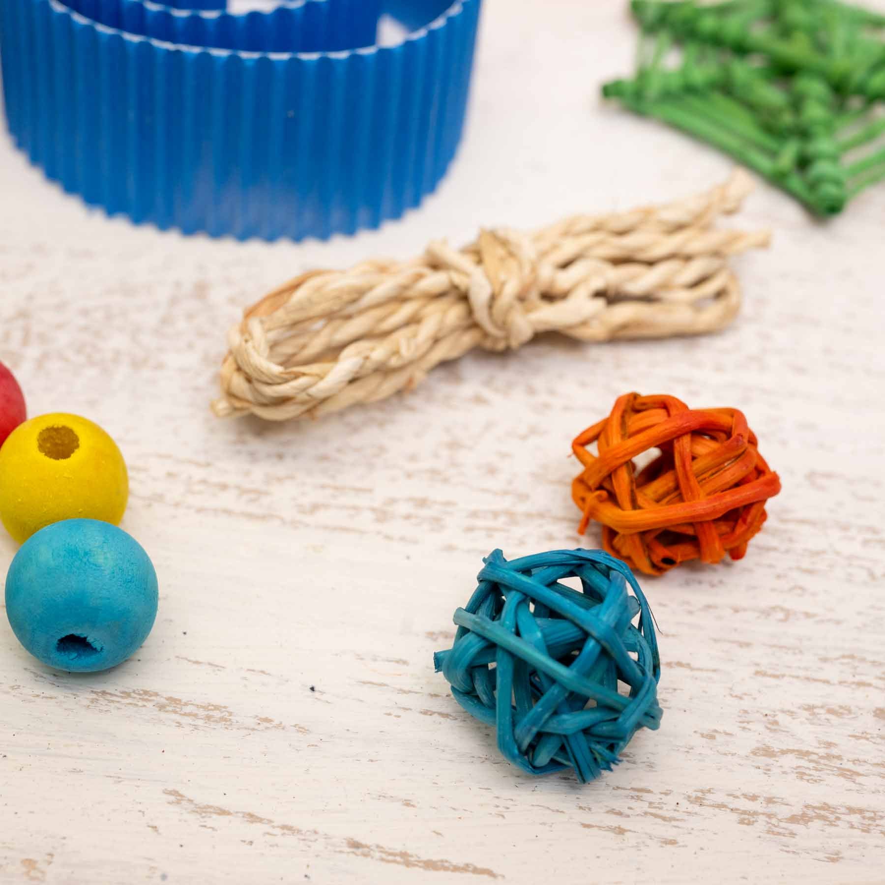 rico-s-futterkiste-diy-toy-gift-box-vogelspielzeug-sittich image 5