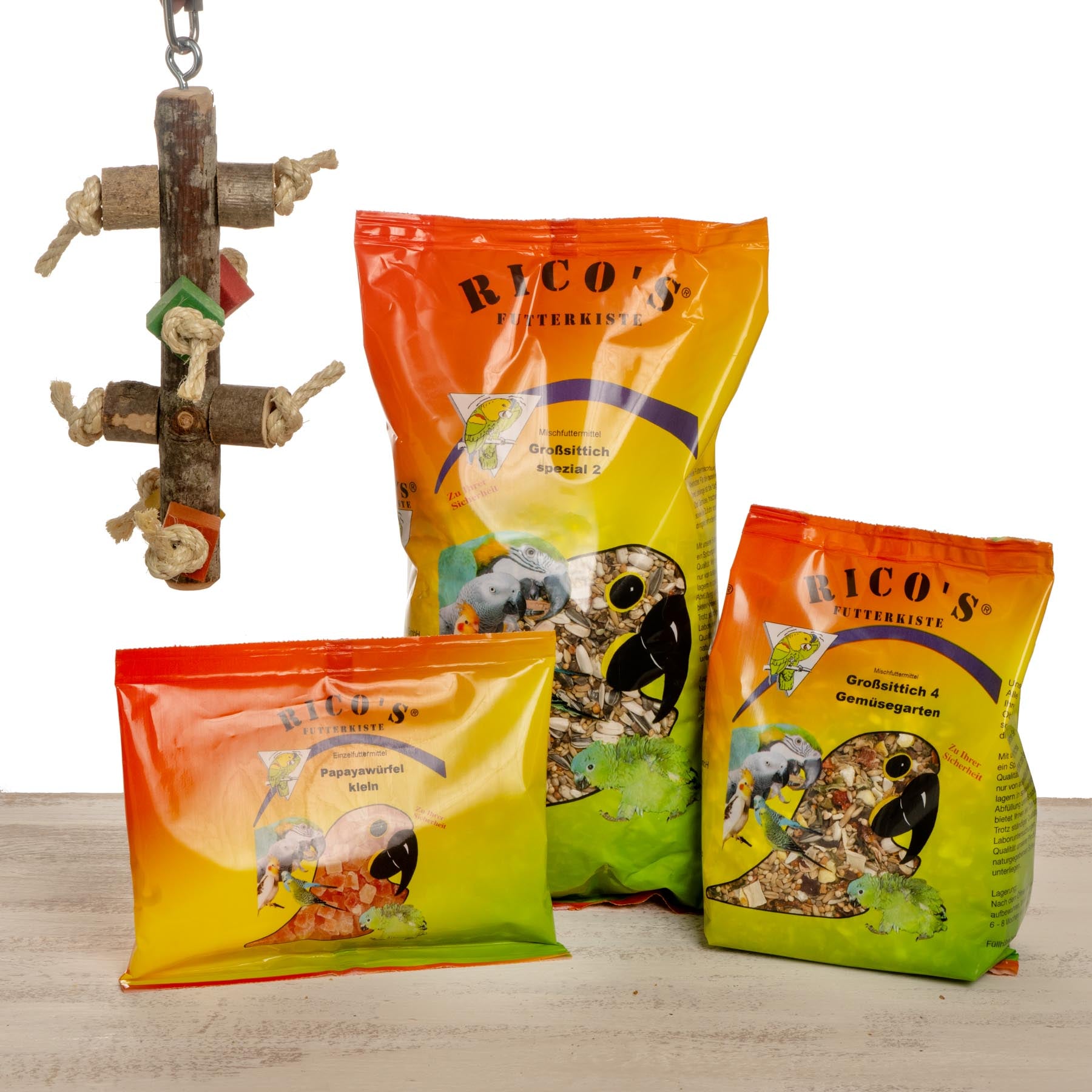 rico-s-futterkiste-futtermittel-starter-kit-gro-sittiche-4-teilig image 1