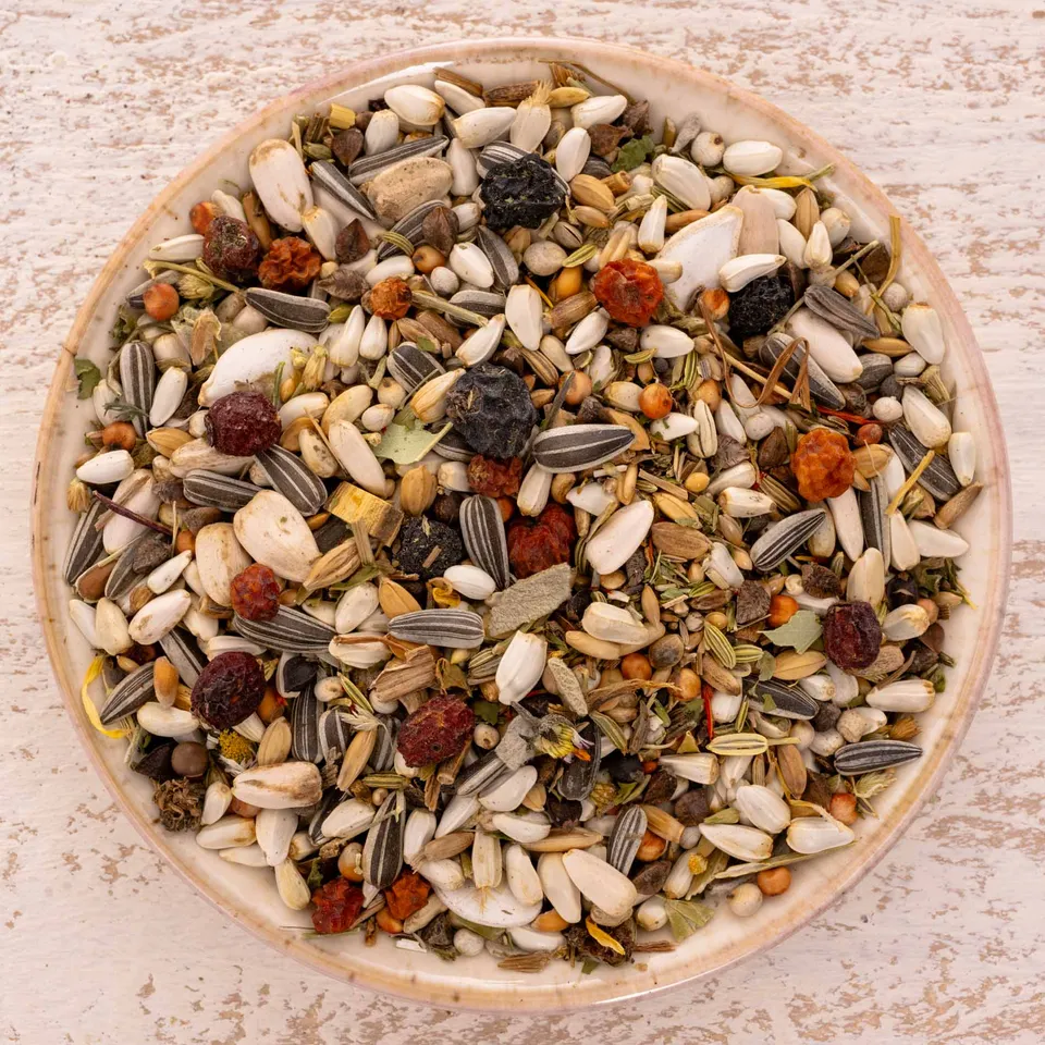 rico-s-futterkiste-kr-uterapotheke-kleine-papageien-k-rnerfutter-500-g-kr-uter image 1