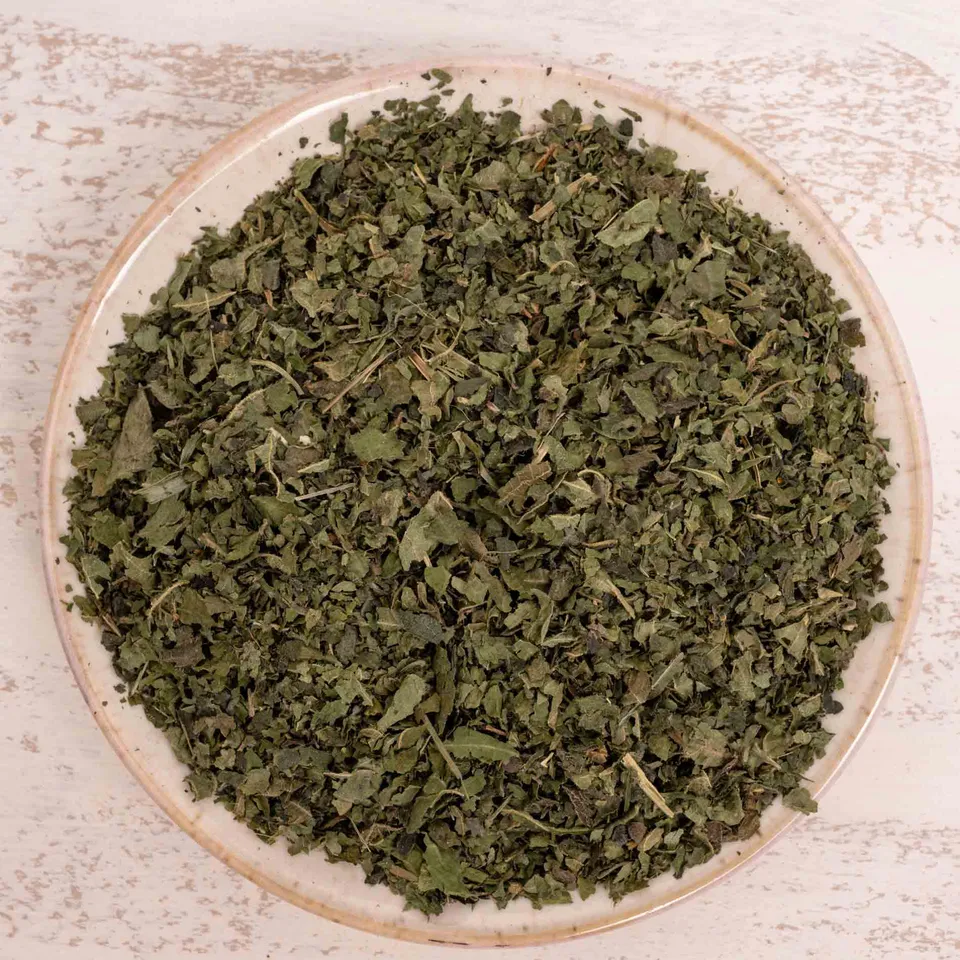 rico-s-futterkiste-brennnessel-vogelfutter-30-g-kr-uter image 1