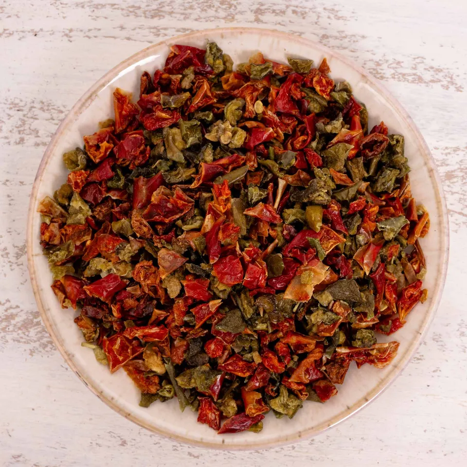 rico-s-futterkiste-paprika-rot-gr-n-vogelfutter-80-g-vitaminreich image 1