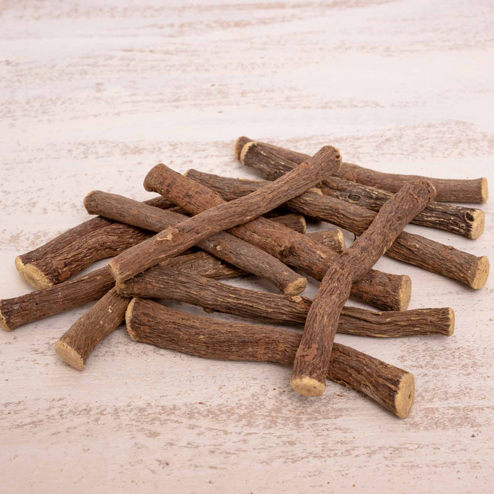 rico-s-futterkiste-s-holzstangen-vogelsnack-100-g-naturbelassen image 1
