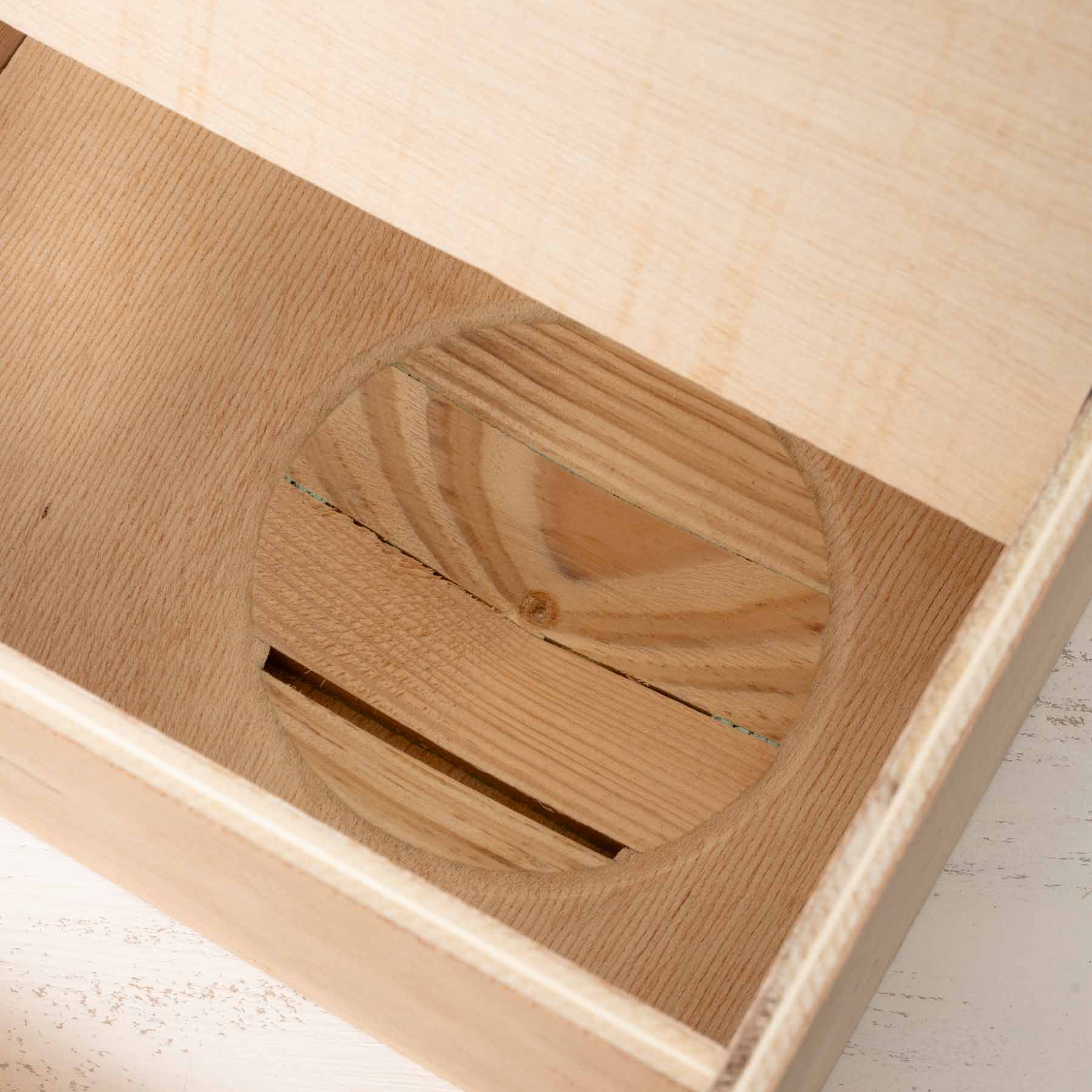 nistkasten-gro-sittiche-brutkasten-holz-30x28x20-cm-nistmulde image 3