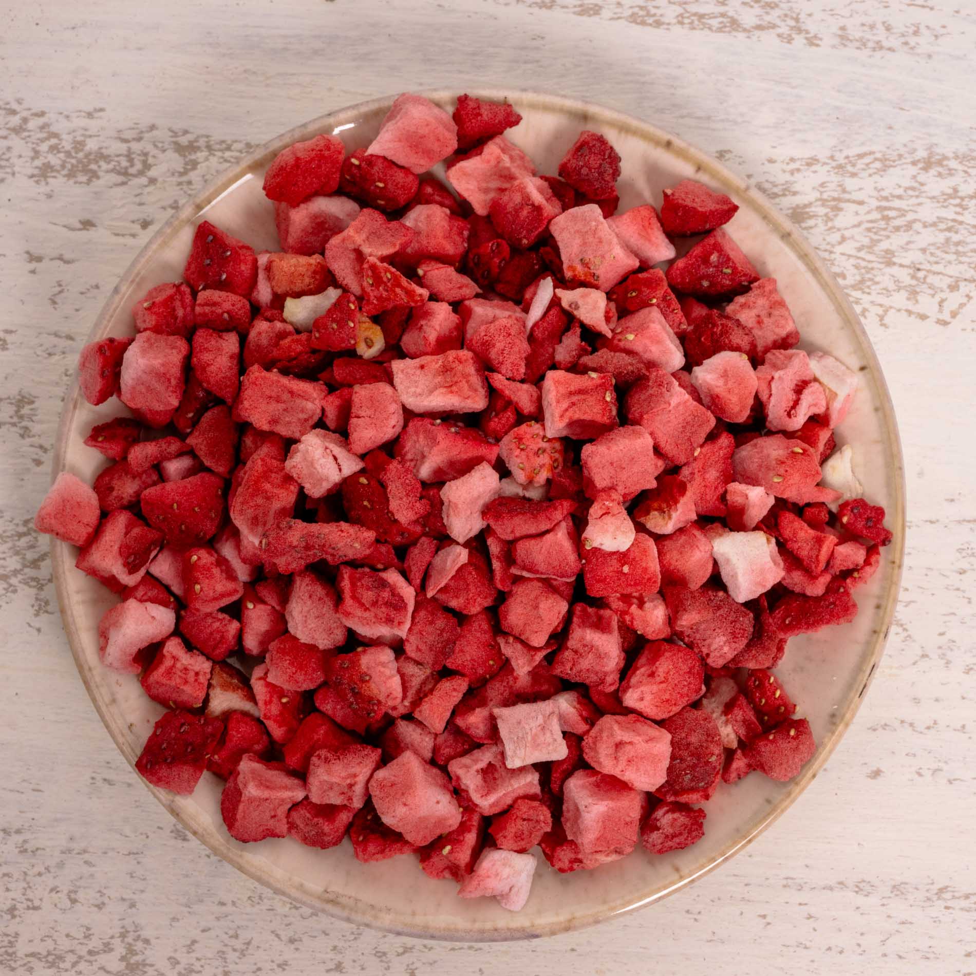 rico-s-futterkiste-erdbeere-st-cke-vogelsnack-50-g-fruchtig image 1