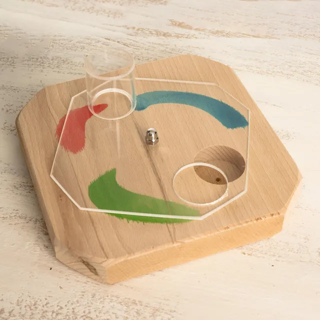 rico-s-futterkiste-kreiselspiel-intelligenzspielzeug-papagei-holz-20-cm image 1