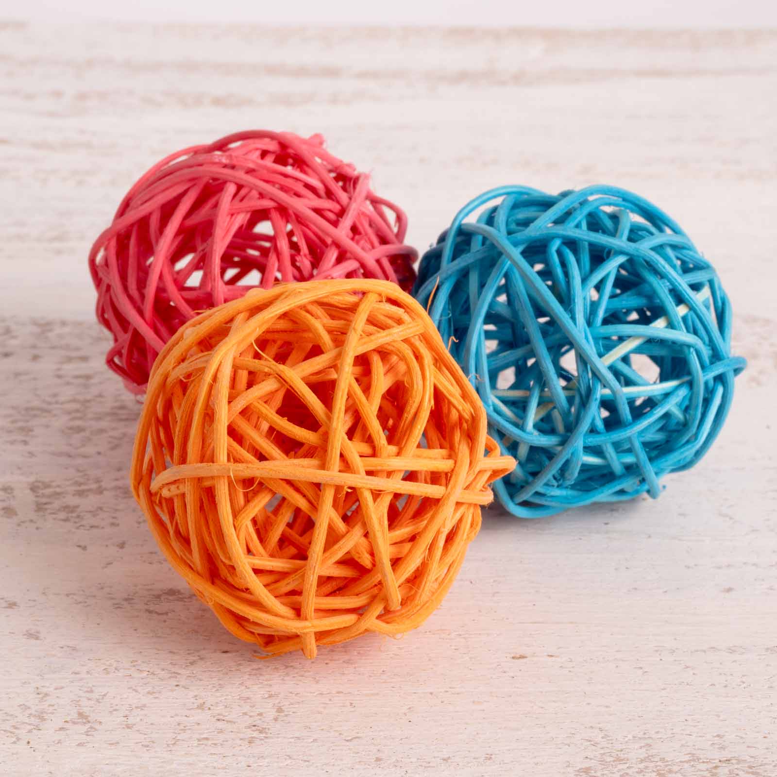 rico-s-futterkiste-rankenkugel-5-cm-papageienspielzeug-bunt image 1