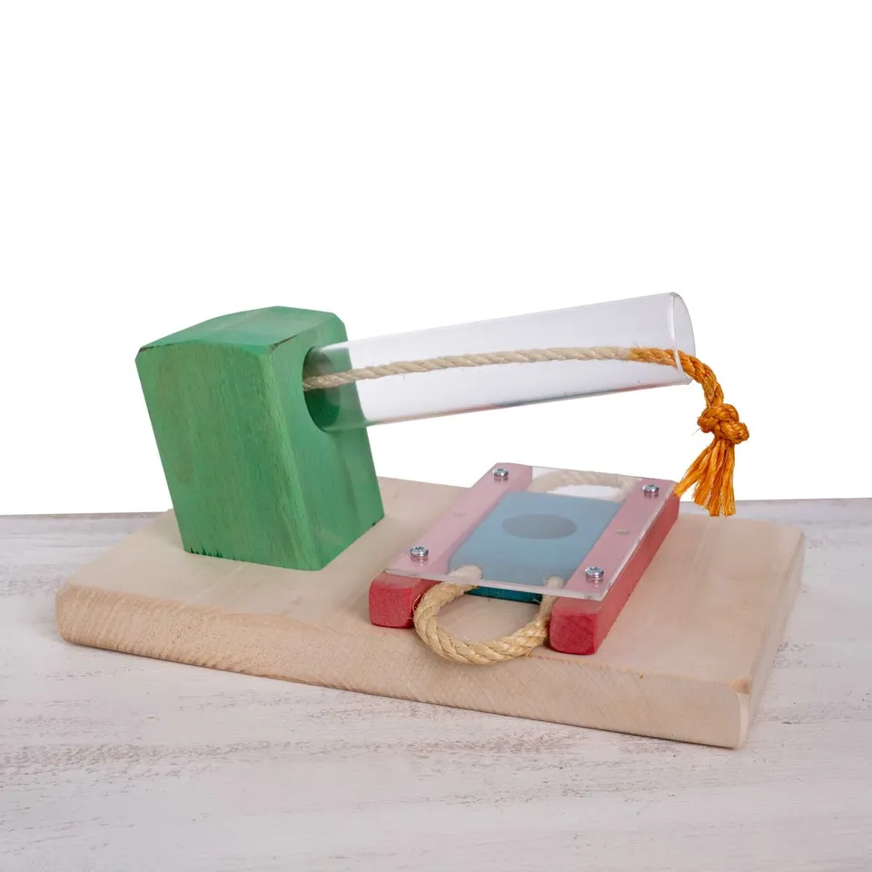 rico-s-futterkiste-leckerli-kanone-intelligenzspielzeug-papageien image 1