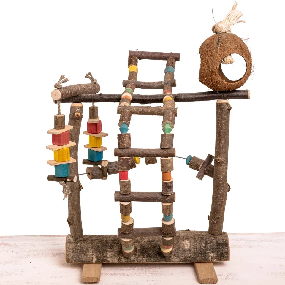 rico-s-futterkiste-kletter-spielplatz-sittichspielzeug-kokosnuss image 1