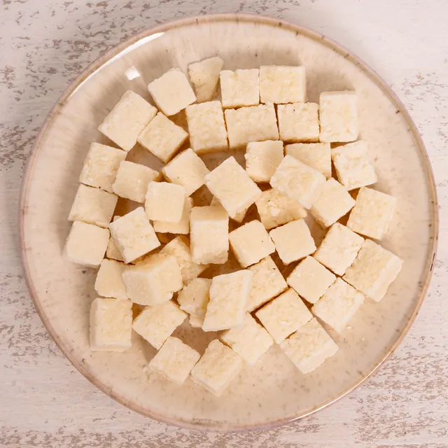 rico-s-kokosw-rfel-vogelfutter-100-g-naturbelassen image 1