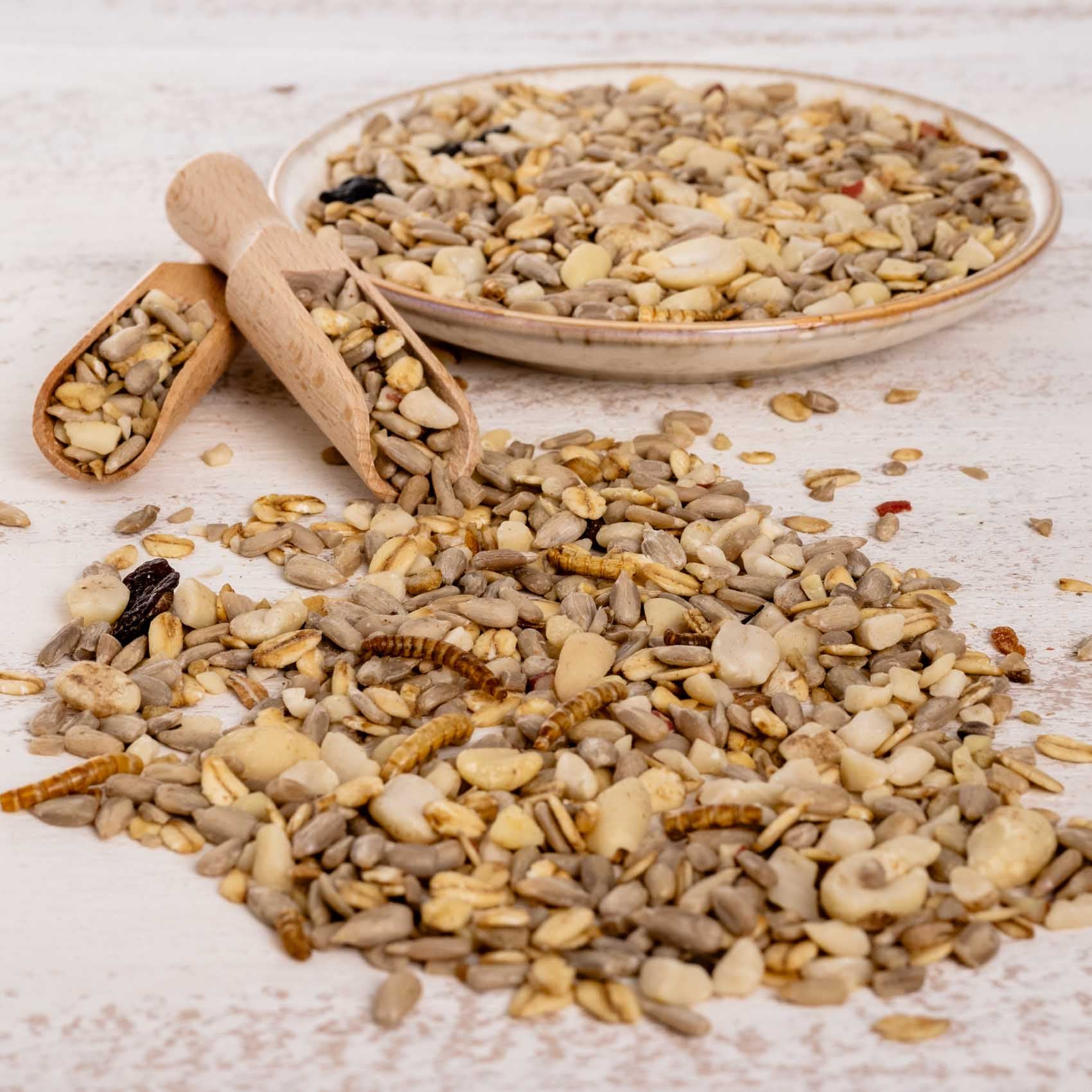 rico-s-futterkiste-wildvogelfutter-schalenlos-1-kg-weich image 3